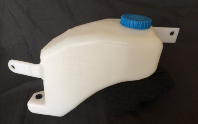 Функции бачка омывателя