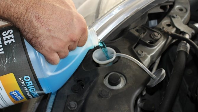 Как заклеить или заменить ёмкость омывателя автомобиля