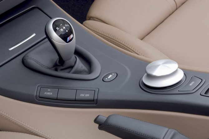 Какая коробка передач лучше: вариатор, МКПП, классическа или робот?