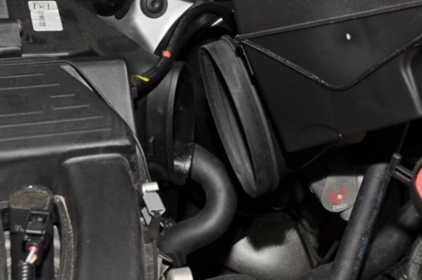 Меняем возд-ый фи-тр на бензиновом Duster