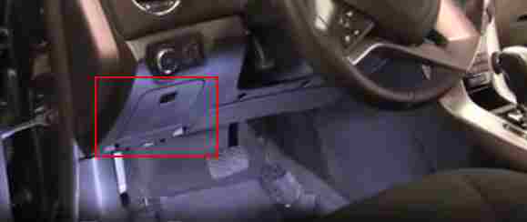 расположение блока с предохранителями в салоне шевроле круз