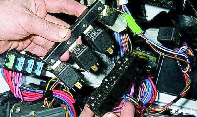 Реле и предохранители ВАЗ 21214, 21314 (Нива 4х4 инжектор)