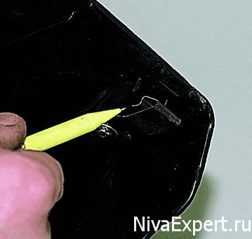 Реле поворотов ваз 21214 где находится