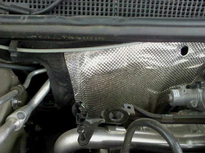 шумка в моторном отсеке