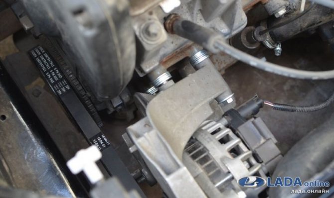 Замена ремня генератора без натяжителя на Лада Гранта и Лада Калина 2